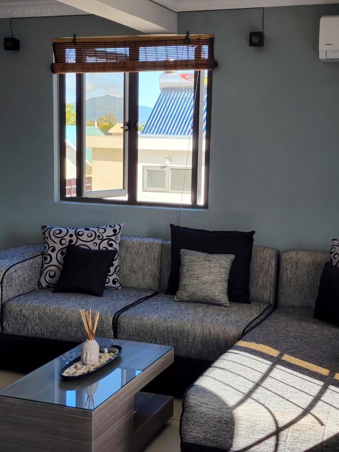 Sunsetview Beach Apartment Flic-en-Flacq Extérieur photo