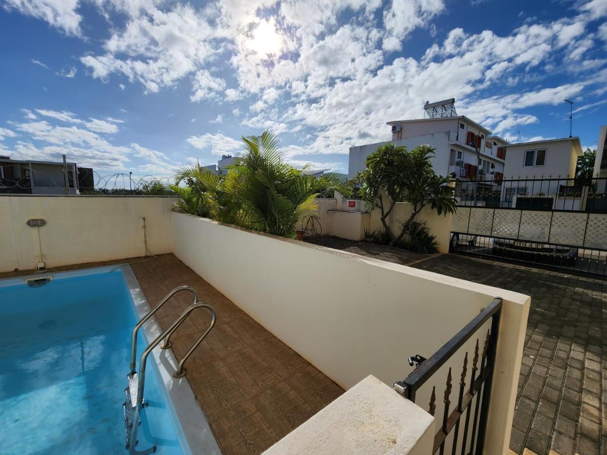 Sunsetview Beach Apartment Flic-en-Flacq Extérieur photo